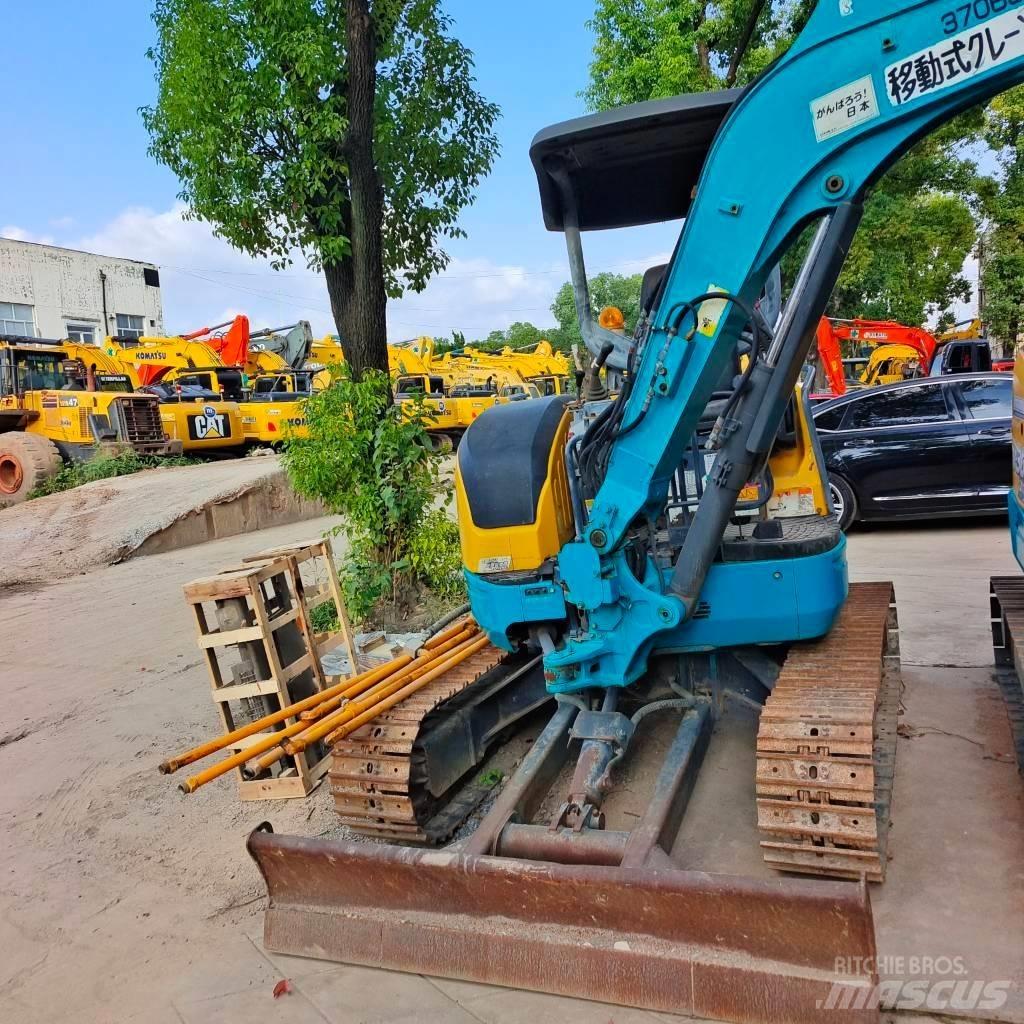 Kubota U30 Minikaivukoneet < 7t