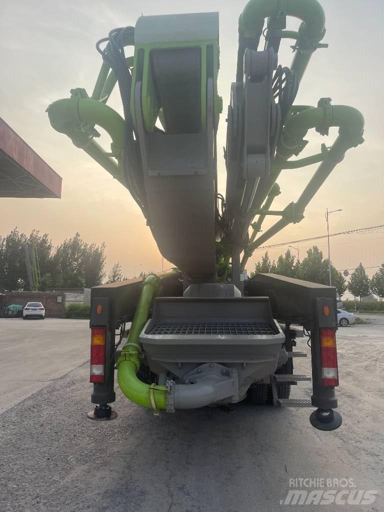  Zoomlion中联重科 52X-6RZ Betonipumppuautot