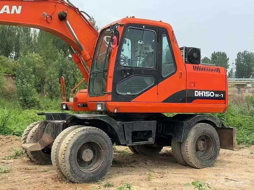 Doosan 150 W-7 Pyöräkaivukoneet
