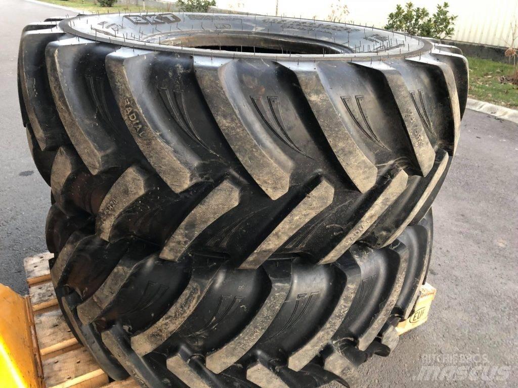 BKT 425/75R20 Renkaat ja vanteet