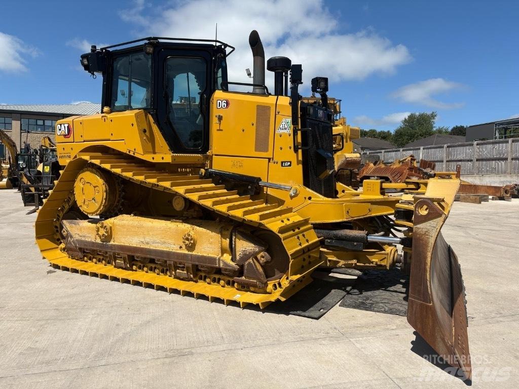 CAT D 6 LGP Telaketjupuskutraktorit