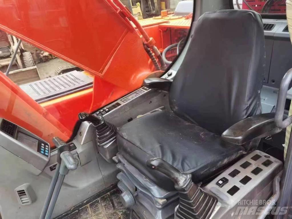 Doosan DX225LC Telakaivukoneet