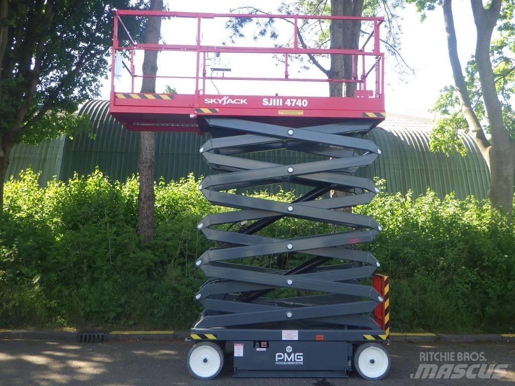 SkyJack SJ4740 Saksilavat