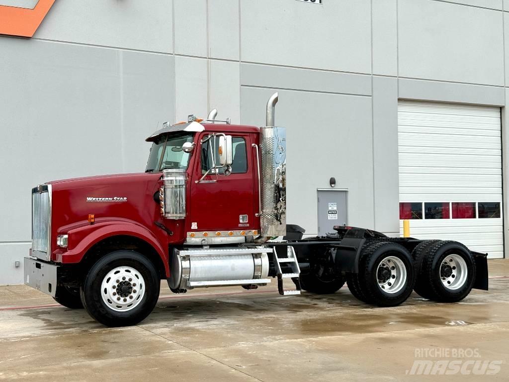 Western Star 4900 Vetopöytäautot