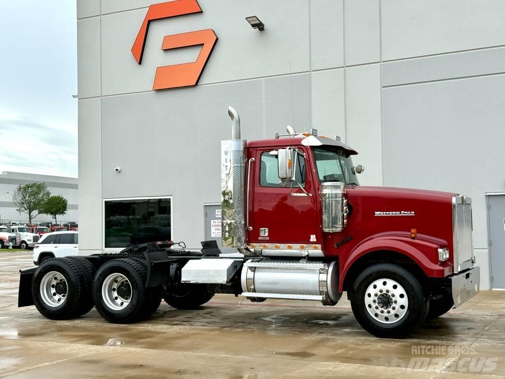 Western Star 4900 Vetopöytäautot