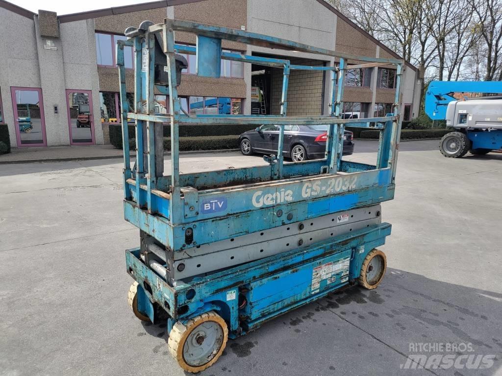 Genie GS 2032 Saksilavat