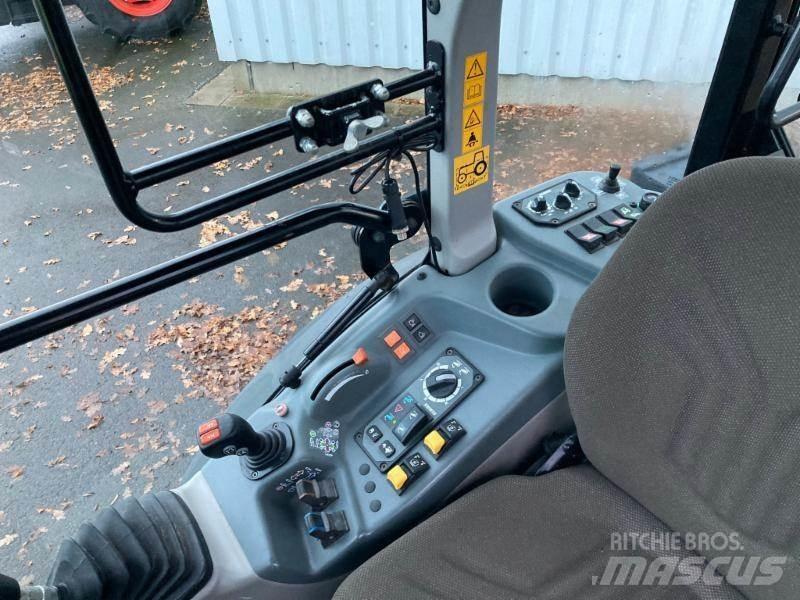 CLAAS NEXOS 240 S Traktorit