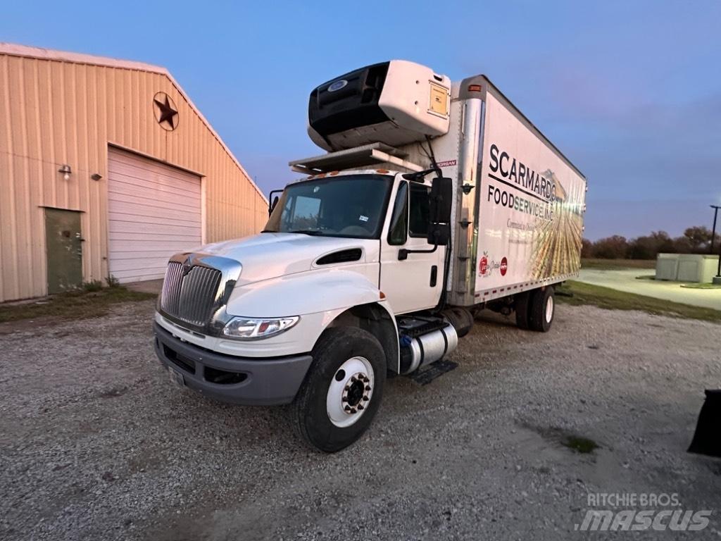 International 4300 Umpikorikuorma-autot