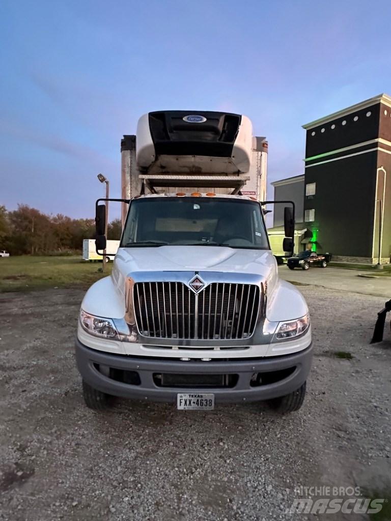 International 4300 Umpikorikuorma-autot