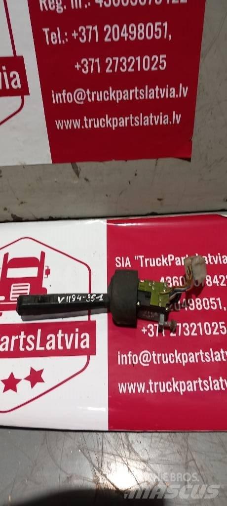 Volvo FH 12.   3172171 Ohjaamot ja sisustat