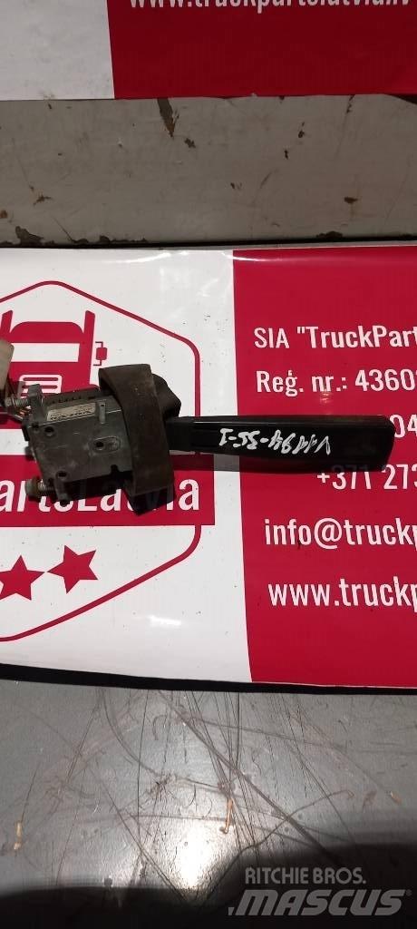 Volvo FH 12.   3172171 Ohjaamot ja sisustat