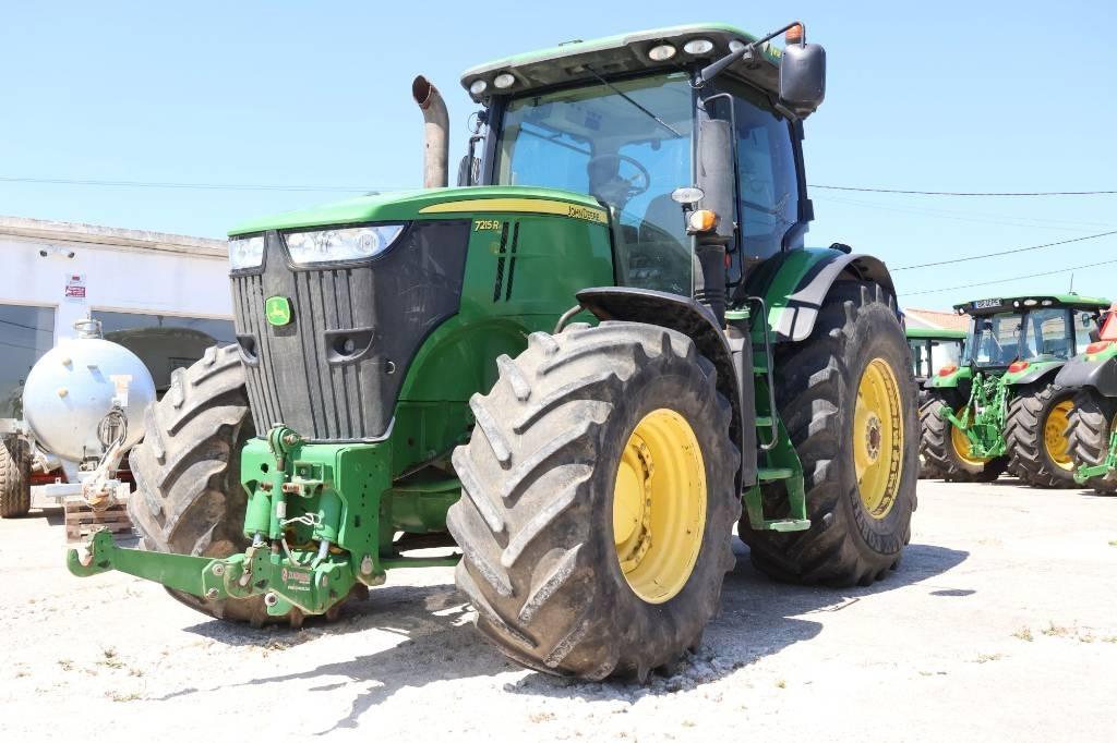 John Deere 7215 R Traktorit