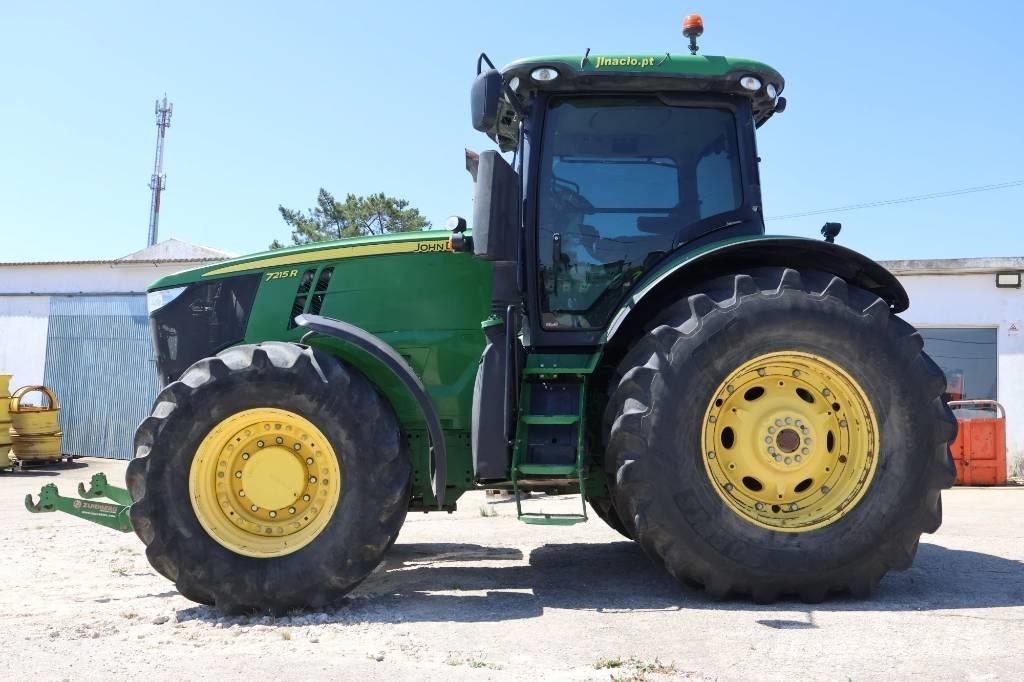 John Deere 7215 R Traktorit