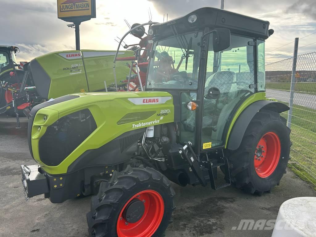 CLAAS Nexos 220 Traktorit