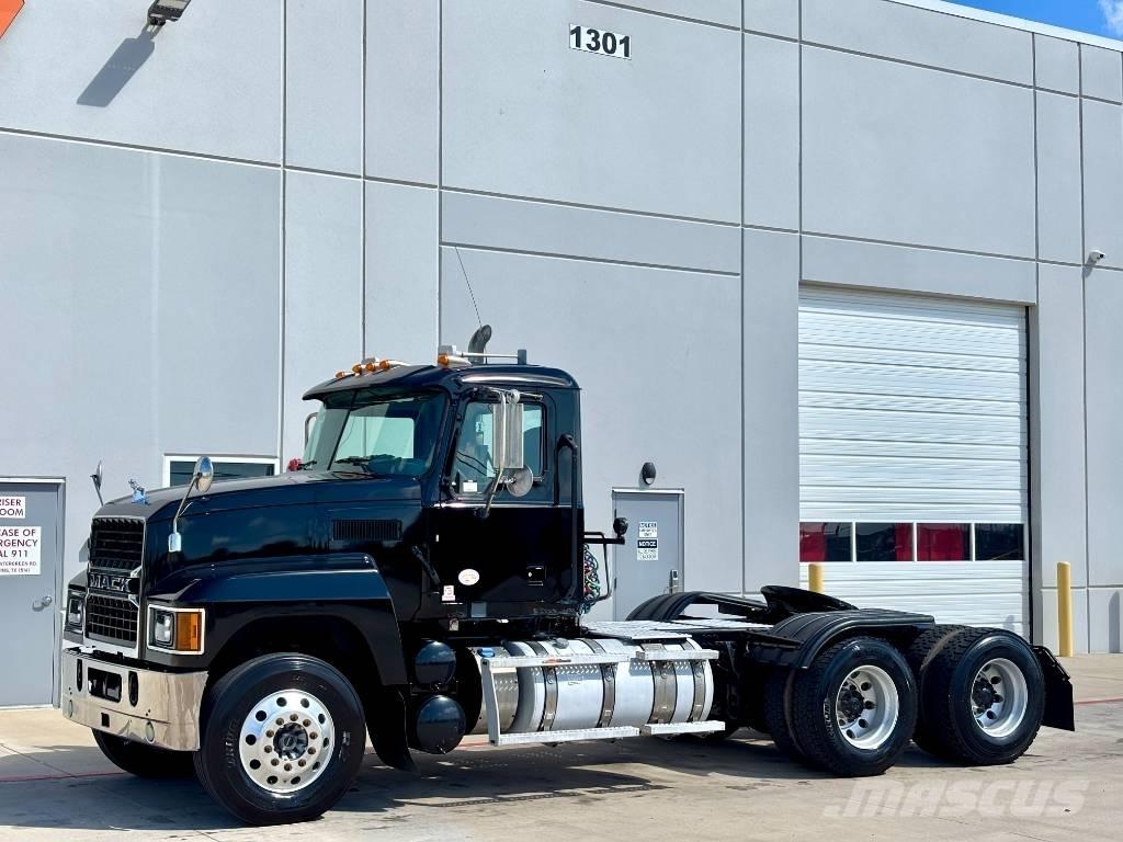 Mack Pinnacle Vetopöytäautot