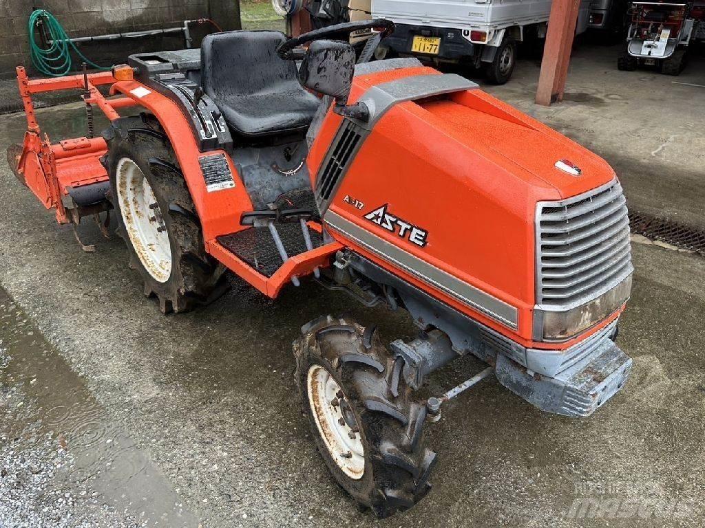 Kubota A-17 Traktorit