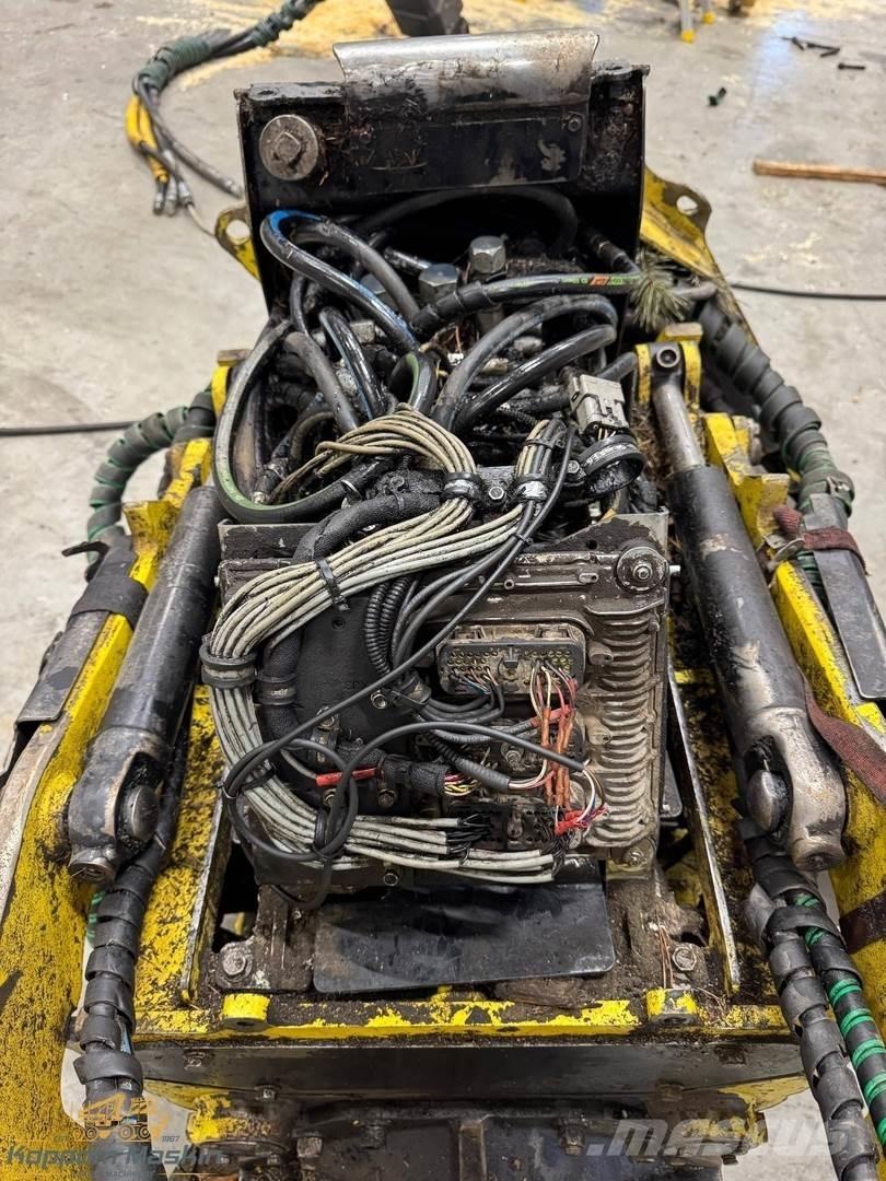 John Deere H415 Hakkuupäät