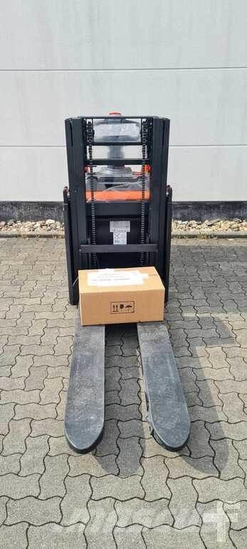 Toyota BT SPE200D Käyden ajettavat pinoamistrukit