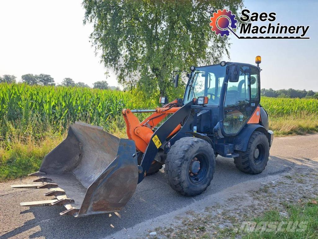 Komatsu WA70-7 Pyöräkuormaajat