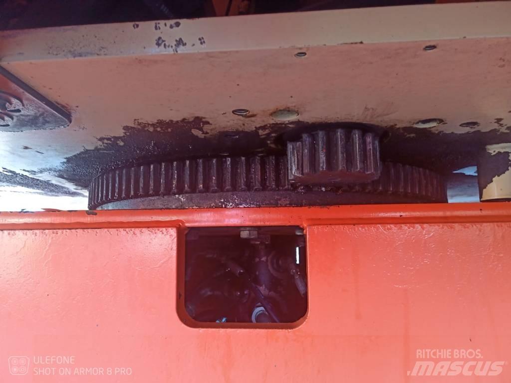 JLG 800 AJ Kuukulkijat