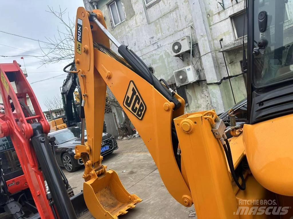 JCB 3 CX Kaivurikuormaajat