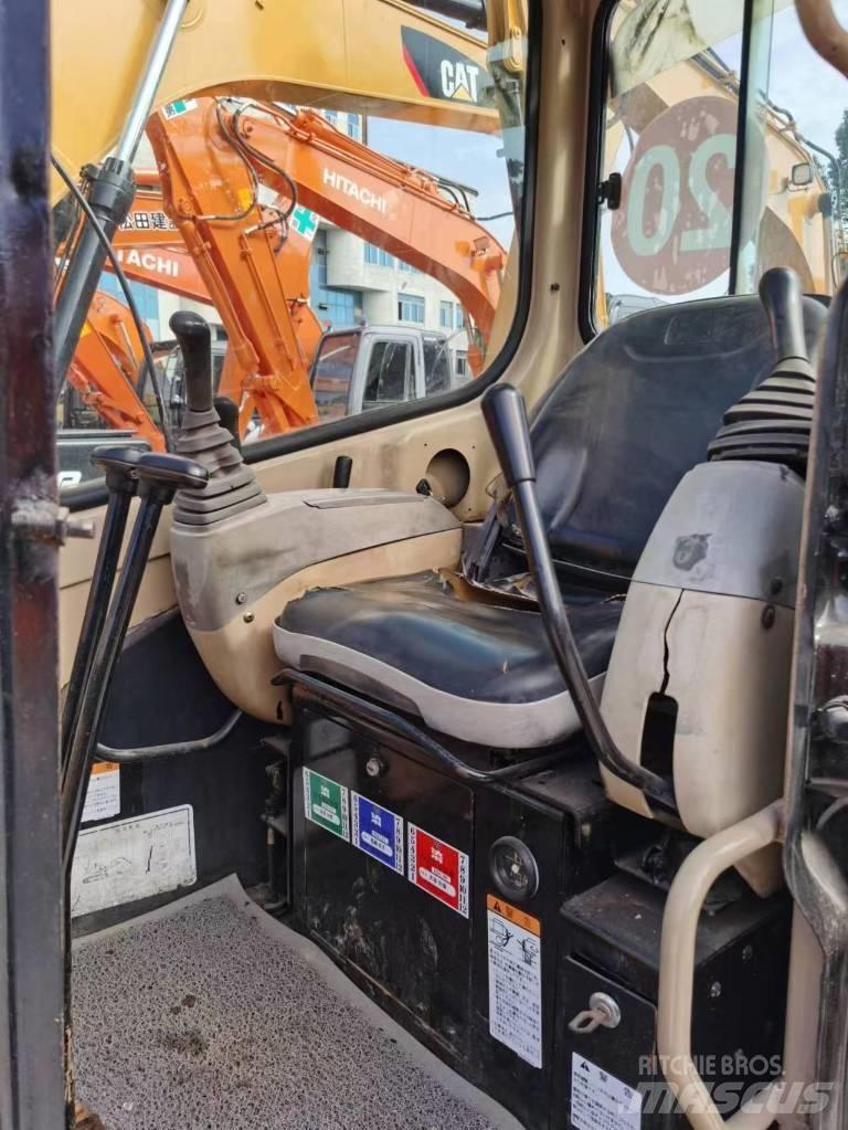 CAT 303 Minikaivukoneet < 7t