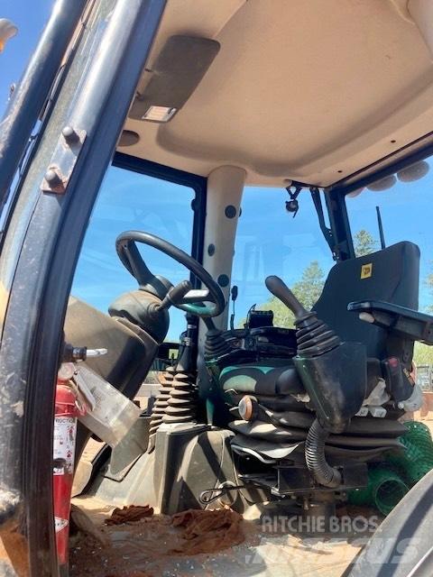 JCB 4 CX Kaivurikuormaajat