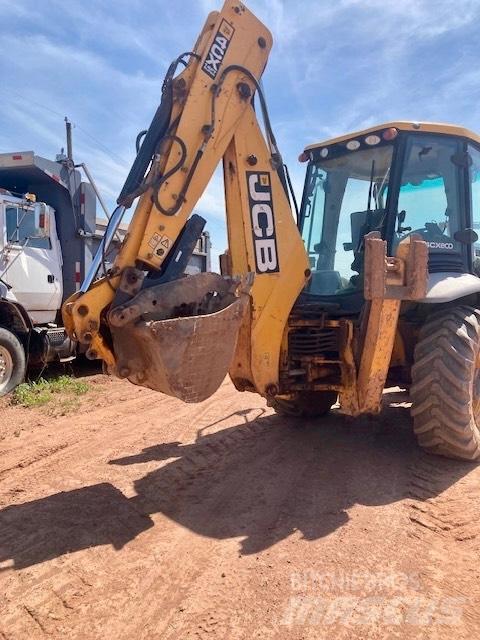 JCB 4 CX Kaivurikuormaajat