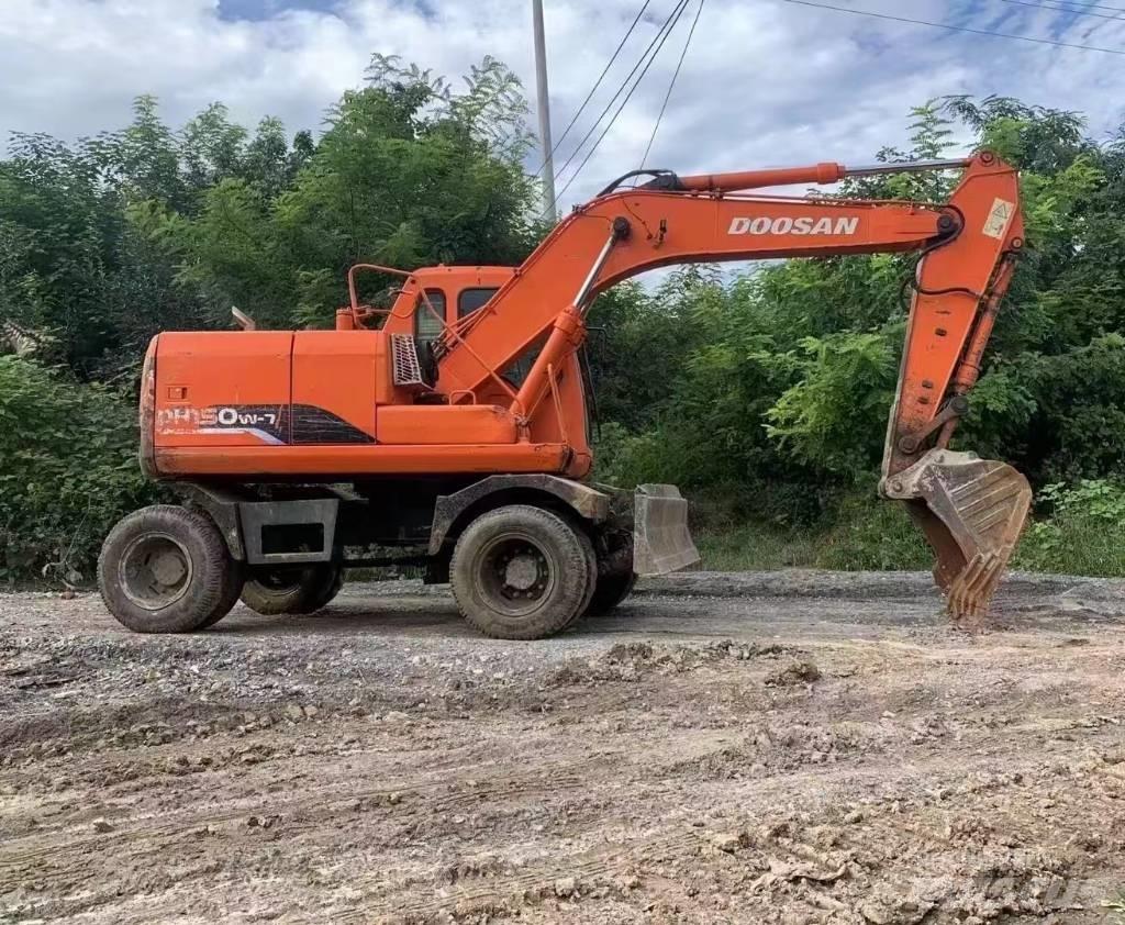 Doosan 150 W-7 Pyöräkaivukoneet
