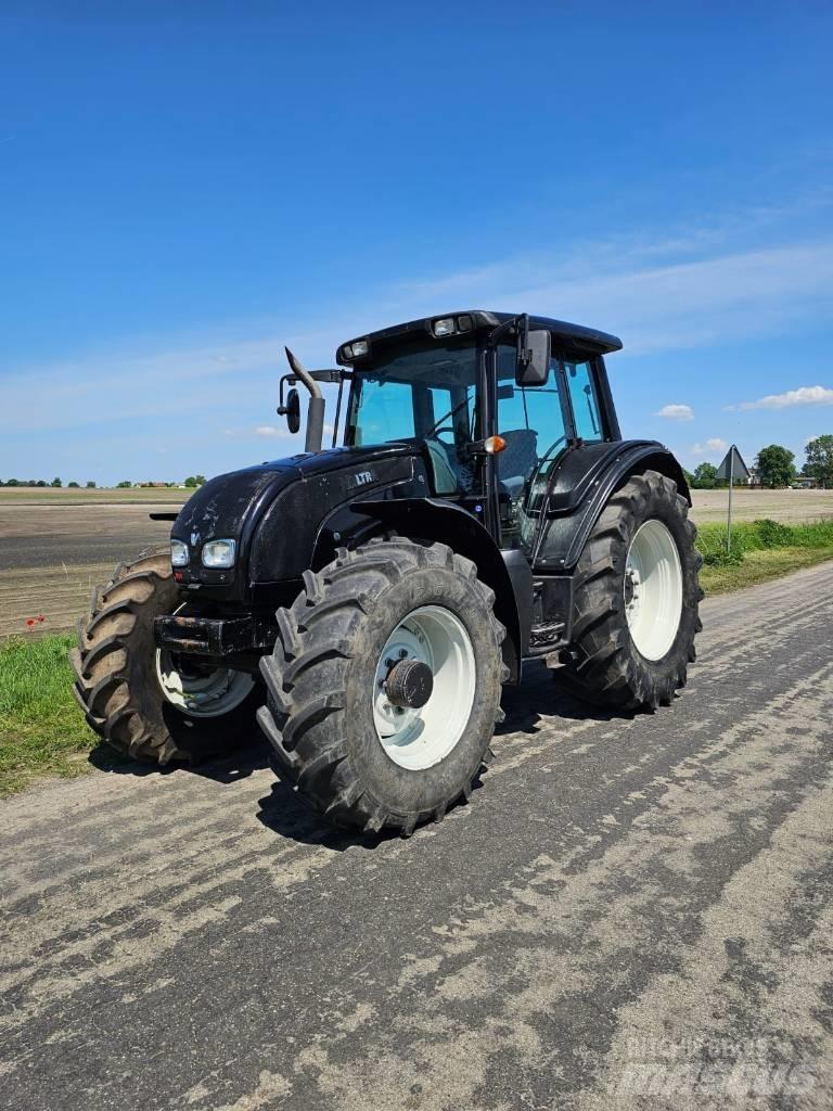 Valtra N 101 Traktorit