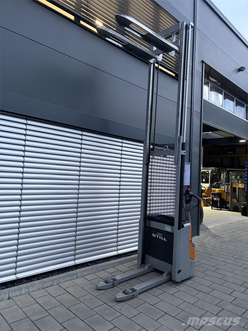 Still EXV 10 Ajettavat pinoamisvaunut