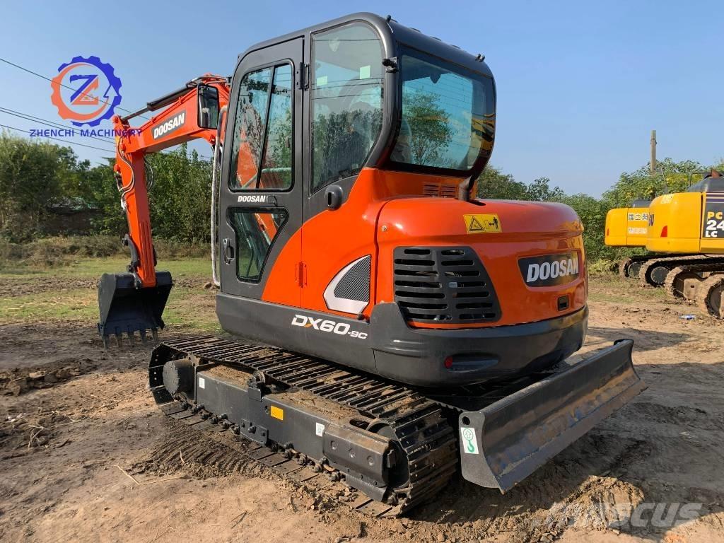 Doosan DX 60 Minikaivukoneet < 7t