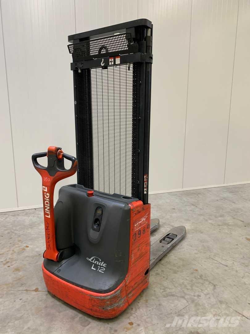 Linde L12 Käyden ajettavat pinoamistrukit