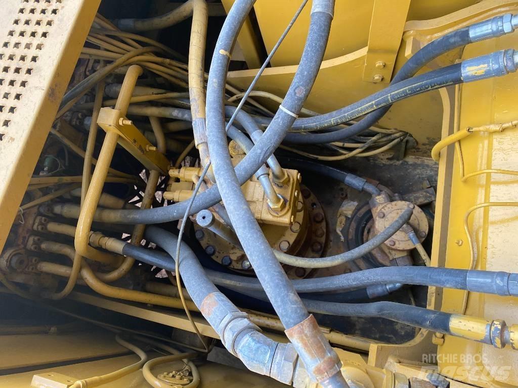 CAT 320 B Telakaivukoneet