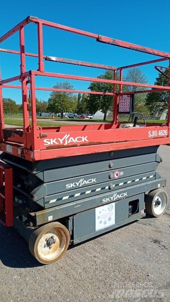 SkyJack SJ4626 Saksilavat