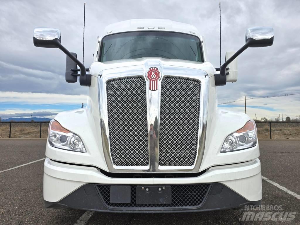 Kenworth T 680 Vetopöytäautot