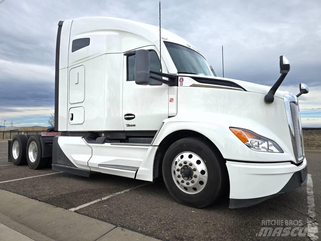 Kenworth T 680 Vetopöytäautot