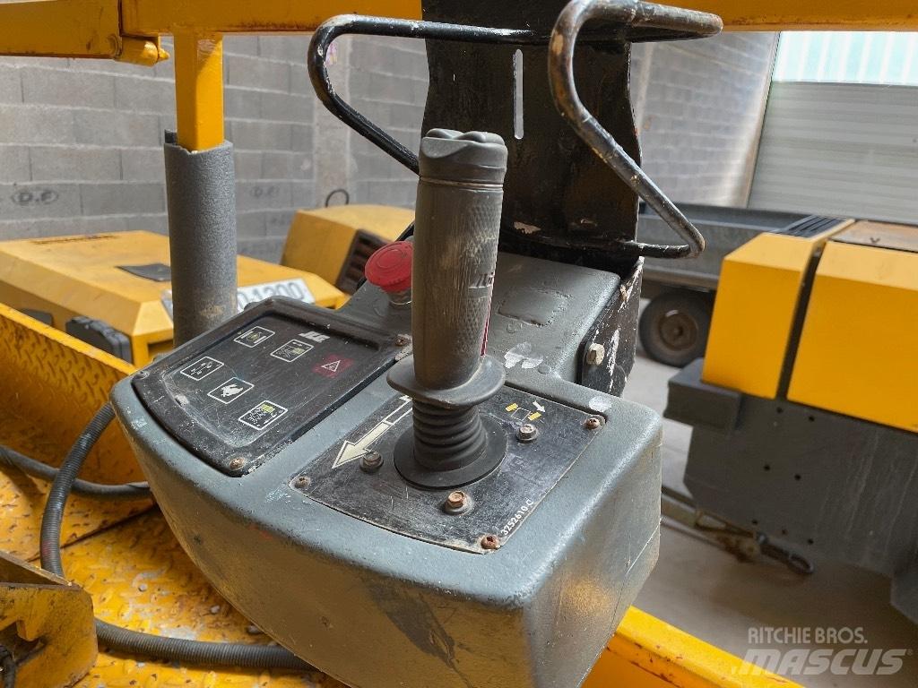 JLG 3246 ** A REPARER** Saksilavat