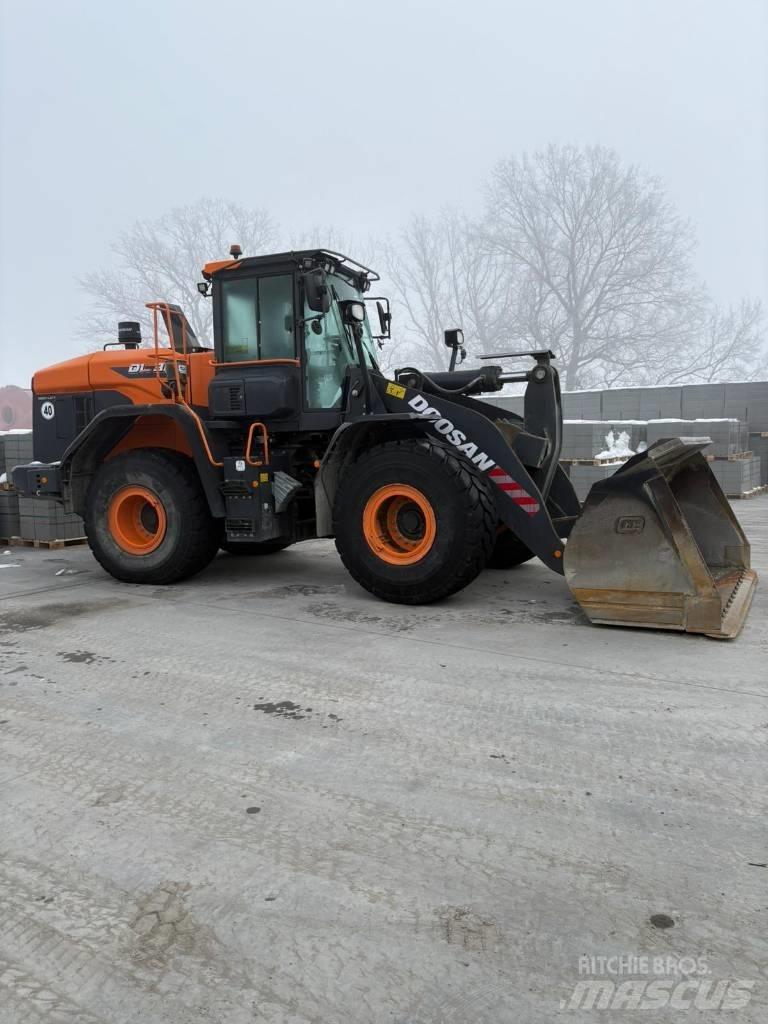 Doosan DL 320-7 Pyöräkuormaajat