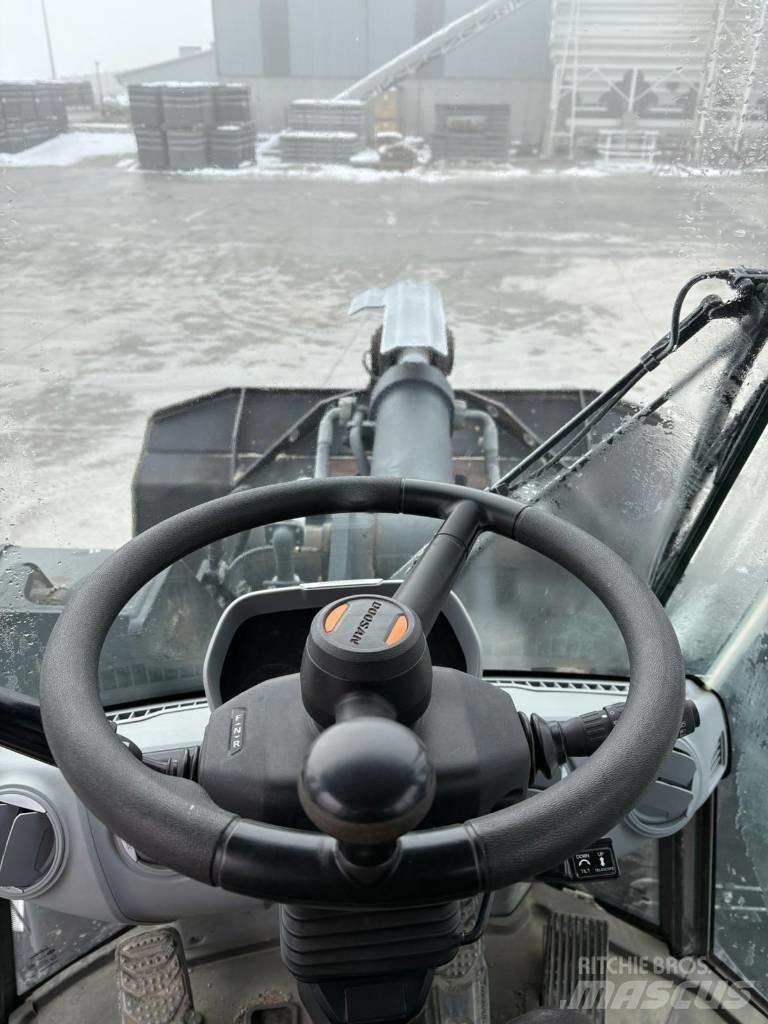 Doosan DL 320-7 Pyöräkuormaajat