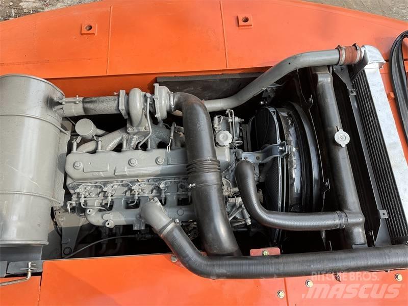 Hitachi 200 Pyöräkaivukoneet