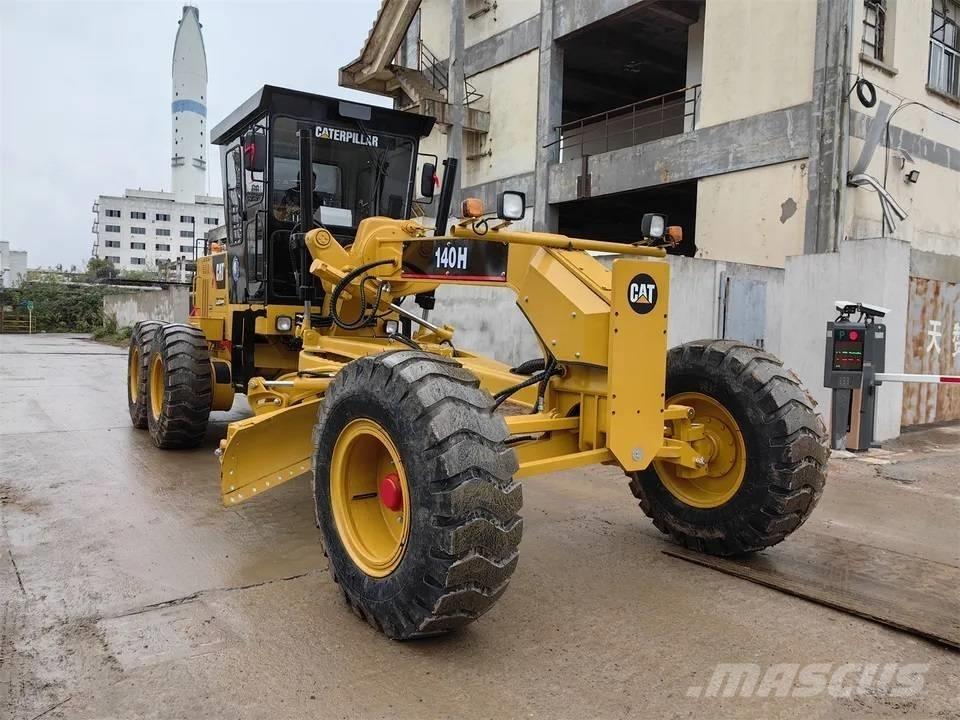 CAT 140H Tiehöylät