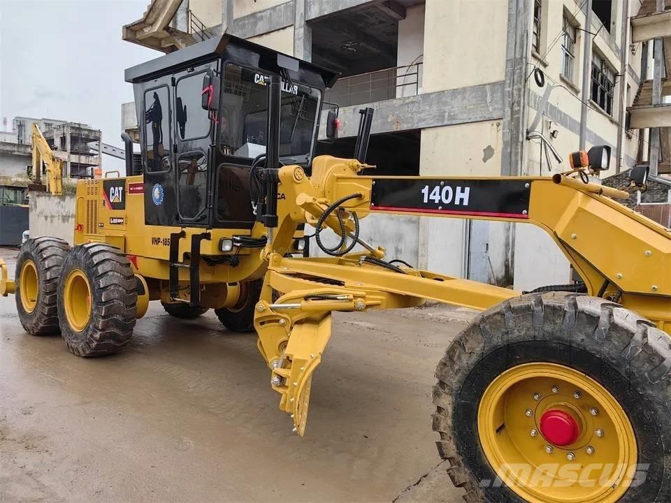 CAT 140H Tiehöylät