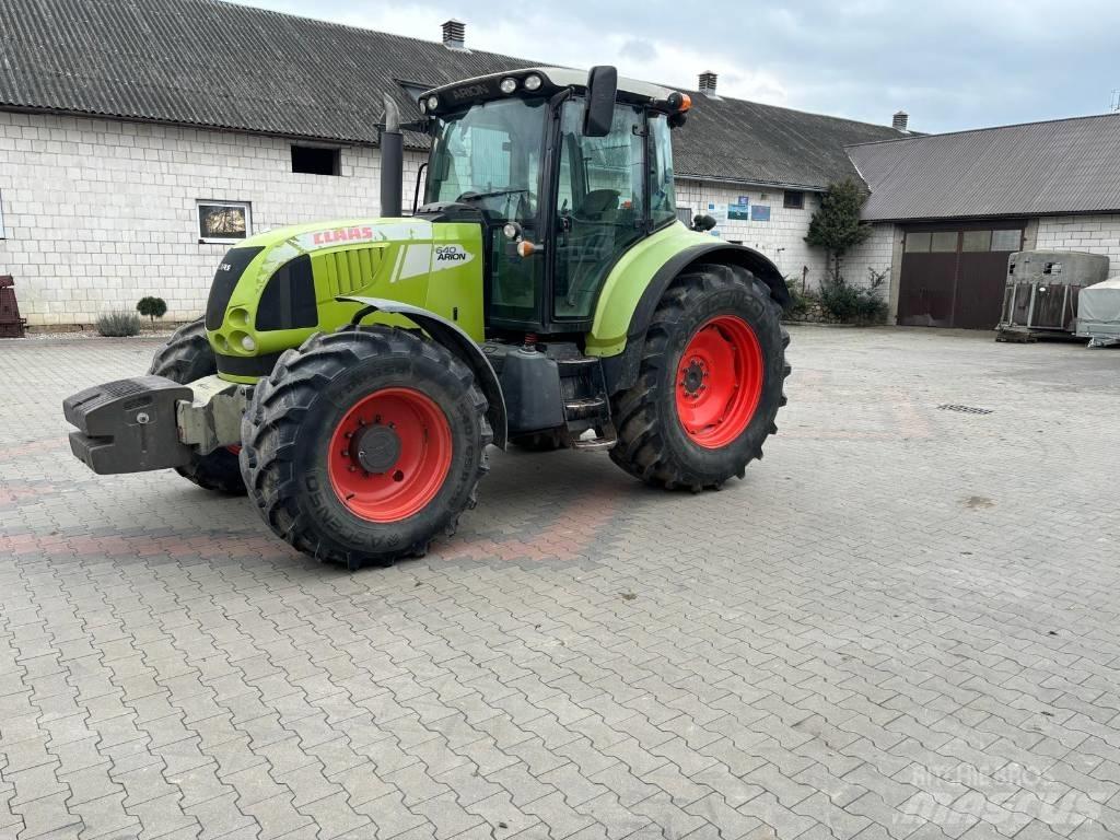 CLAAS Arion 640 Traktorit