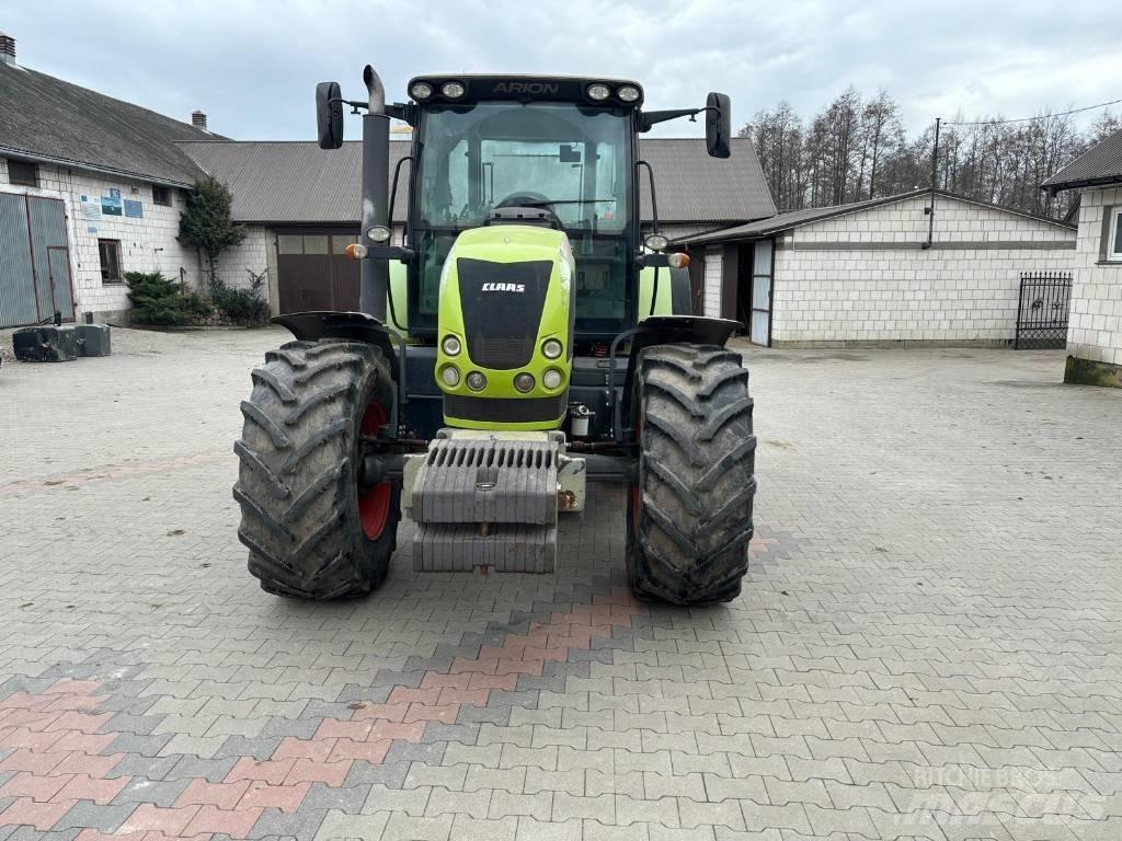 CLAAS Arion 640 Traktorit