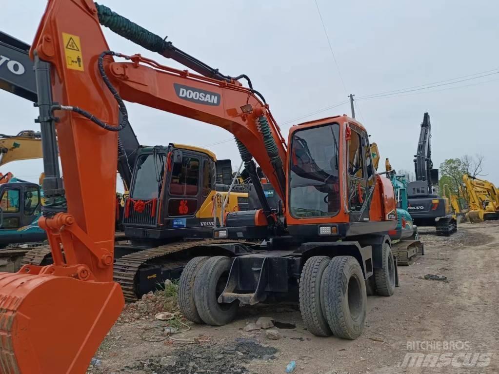 Doosan 150 W Pyöräkaivukoneet