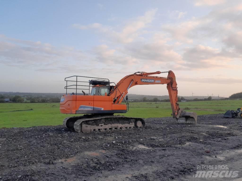 Doosan DX 225 Telakaivukoneet
