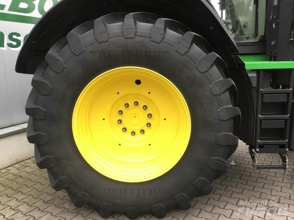 John Deere 7R330 Traktorit