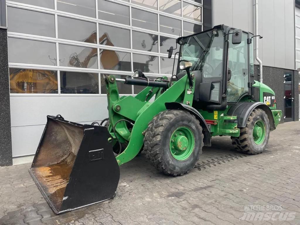 CAT 907H Pyöräkuormaajat