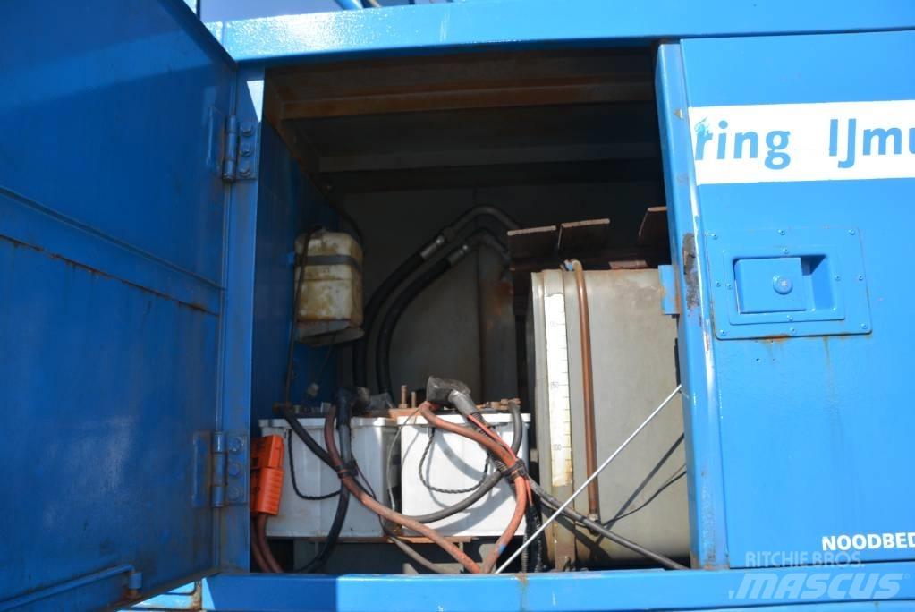 Hitachi KH 180-3 Tela-alustaiset nosturit